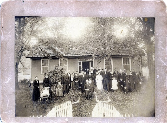 Unknown family and  location (from Boileau Family Collection).  Possibly Appanoose County. (Submitter:  Steve Larson)